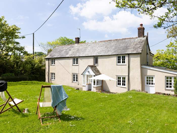 Eastcott Cottage, Sleeps 8 in Bude