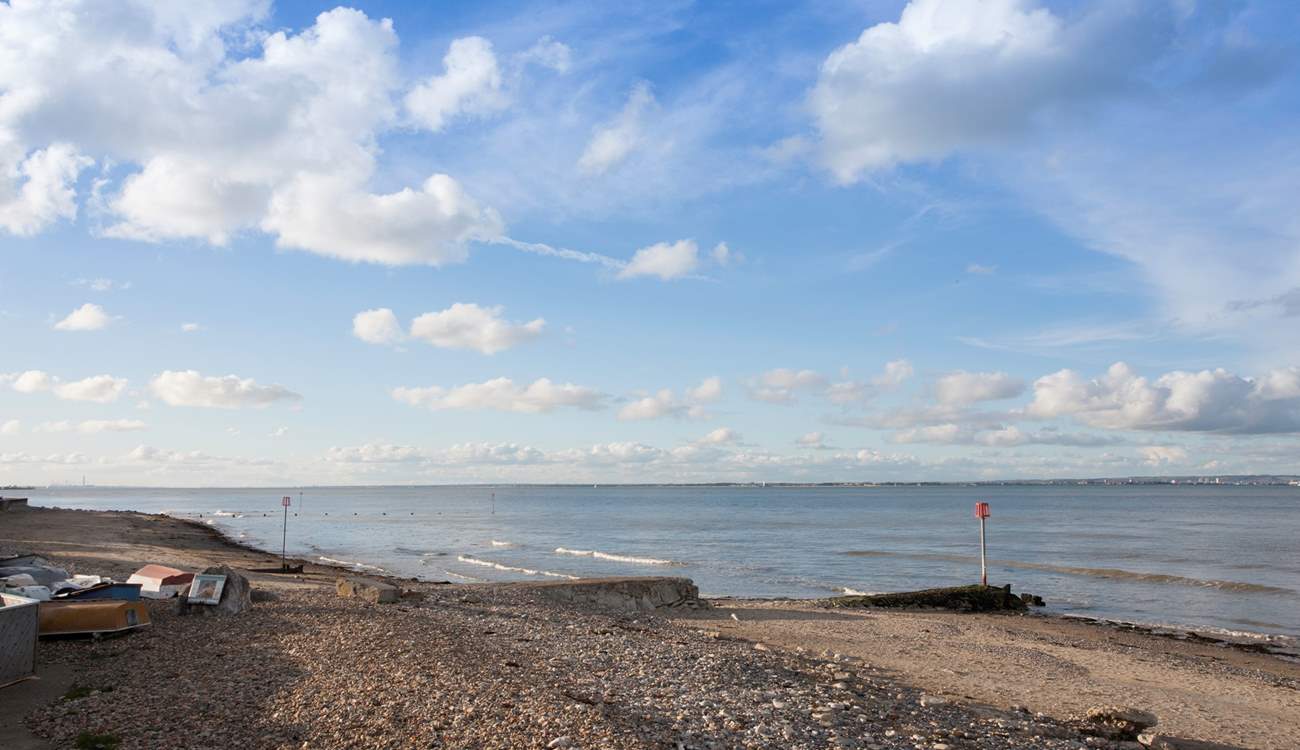 The beautiful beach of Seaview is just moments away.