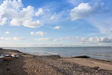 The beautiful beach of Seaview is just moments away.