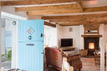 This delightful cottage is on the lane down to the harbour, however traffic is always moving slowly due to the incline and narrow streets.
