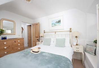 Perch on the window seat in bedroom 1 and watch the tide ebb and flow.