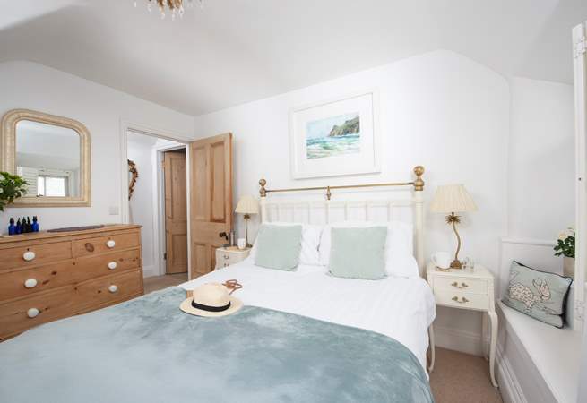 Perch on the window seat in bedroom 1 and watch the tide ebb and flow.