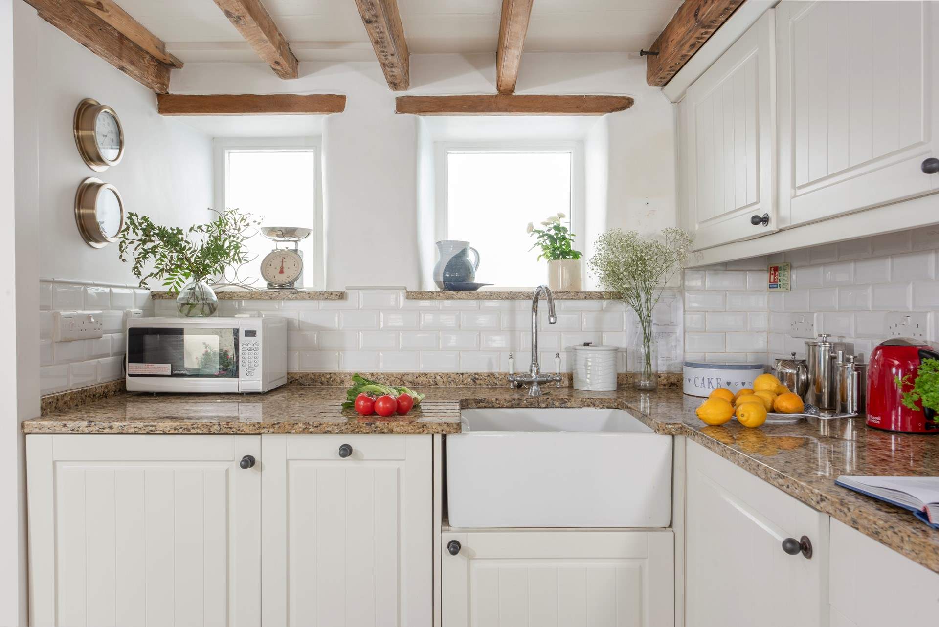 Gorgeous beams and Belfast sink. 