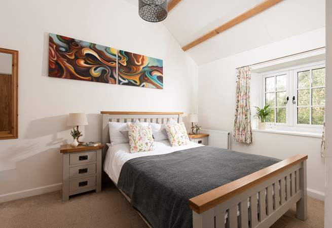 Winwalloe has 2 pretty bedrooms.