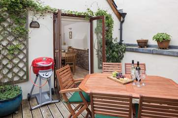 Dine al fresco on this delightful first floor patio equipped with barbecue.
