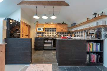 A stunning kitchen area awaits.