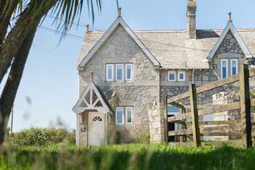 Trefusis Lodge is found tucked away on the private family-owned Trefusis Estate.