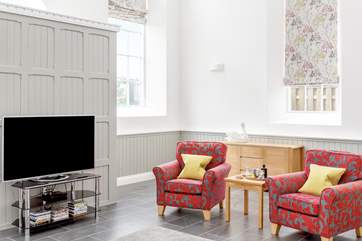 The Smart TV is perfect for evening entertainment and underfloor heating will keep you warm during cooler months.