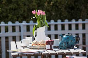 Afternoon tea for two?