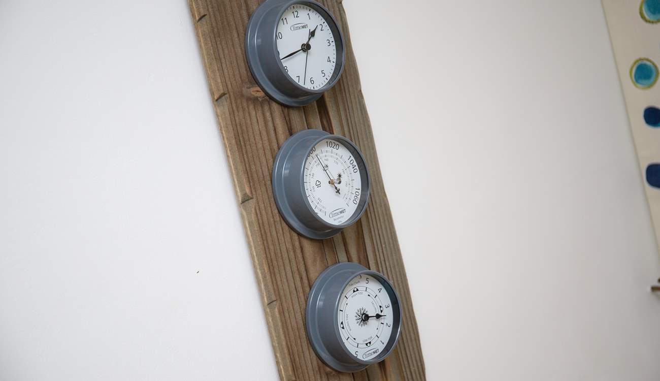 There is no excuse for getting the tides wrong with this lovely clock.