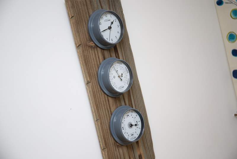 There is no excuse for getting the tides wrong with this lovely clock.