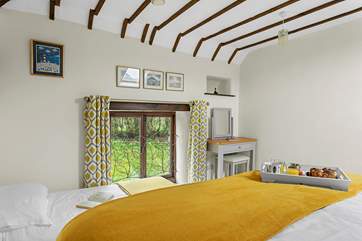 A single bed can also be made up in the main bedroom if required.