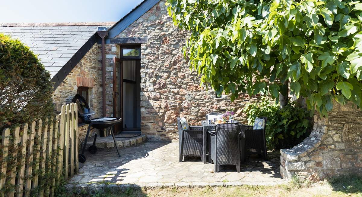 Laurel Cottage has a delightful fully enclosed garden.