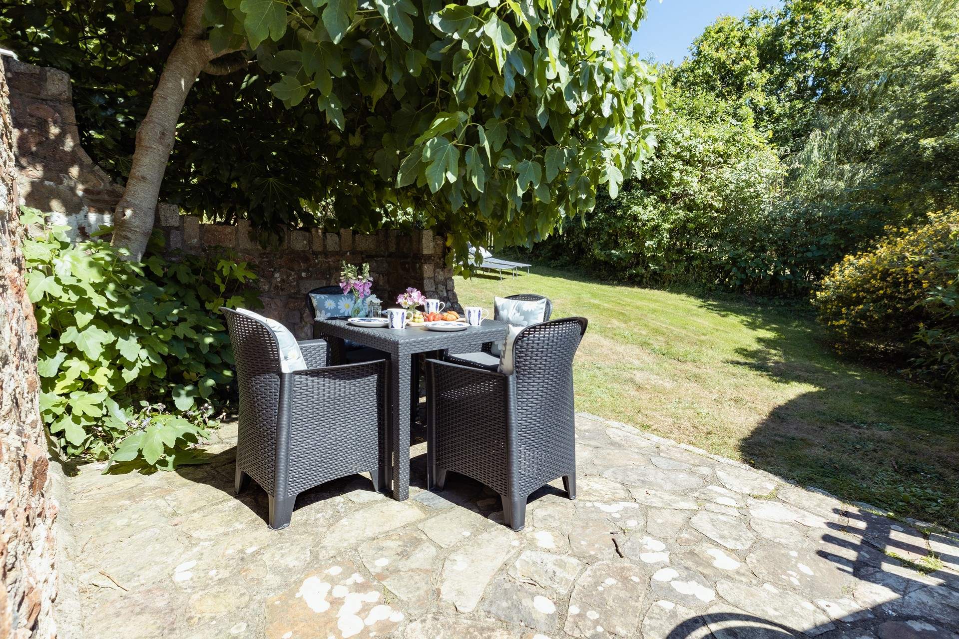 Al fresco dining on the patio.