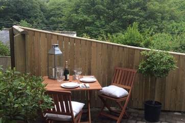Relax with an al fresco meal.