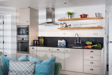 A well equipped kitchen-area.