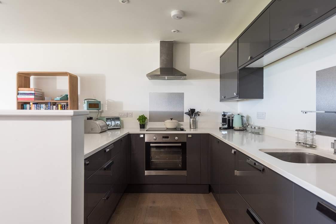 The kitchen is stylish and very well-equipped.