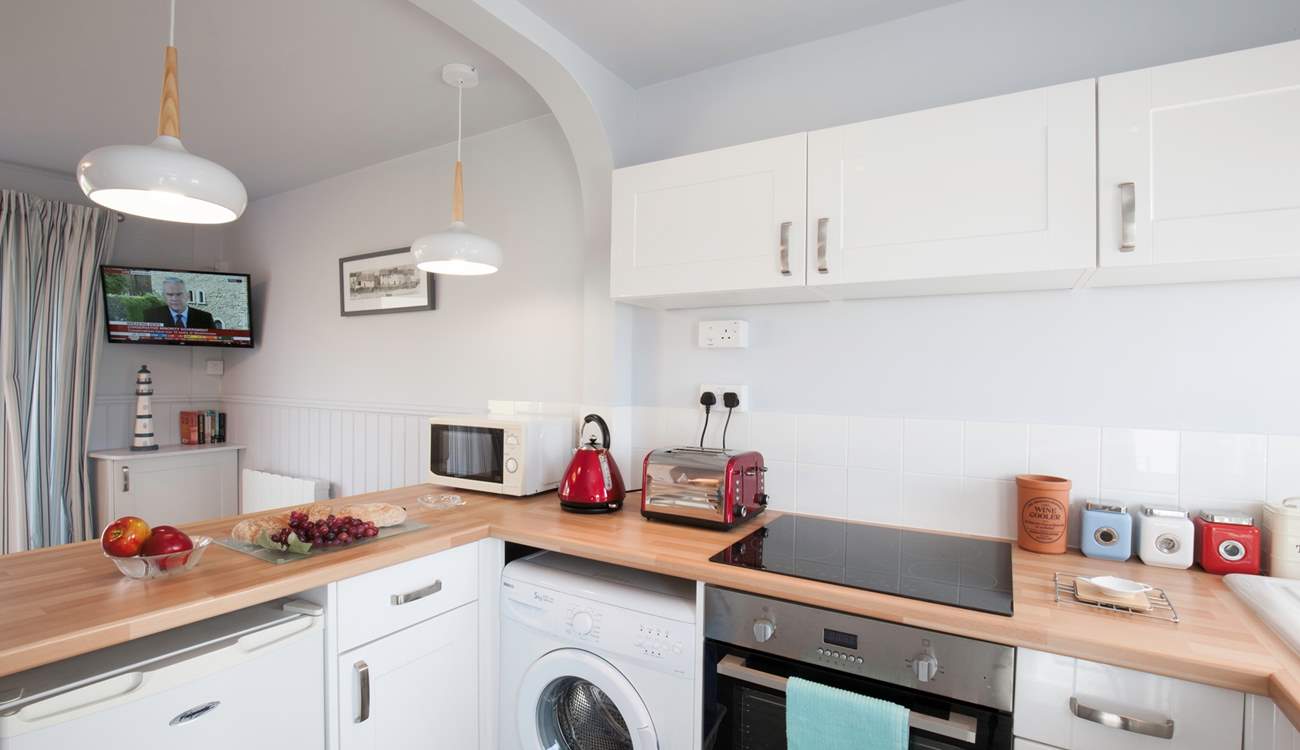 The well-equipped kitchen has everything you need to make a hearty breakfast or a tasty evening meal.