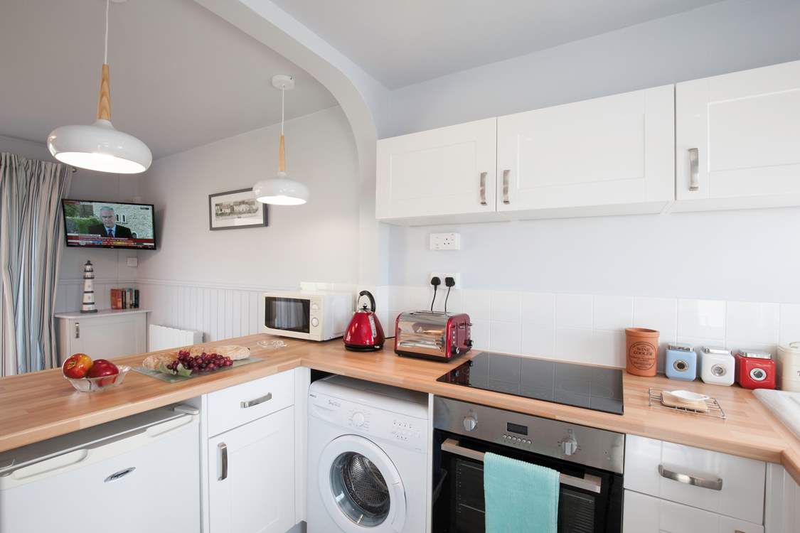 The well-equipped kitchen has everything you need to make a hearty breakfast or a tasty evening meal.