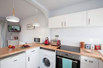 The well-equipped kitchen has everything you need to make a hearty breakfast or a tasty evening meal.