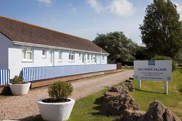 Cockleshells can be rented with the neighbouring Salterns bungalows, for larger parties.