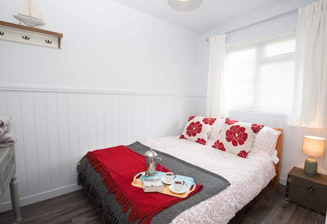 Why not treat yourself to breakfast in bed in the delightful main bedroom.