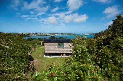 Tregwelan Shepherd's Hut in 1.2 miles SE of Padstow