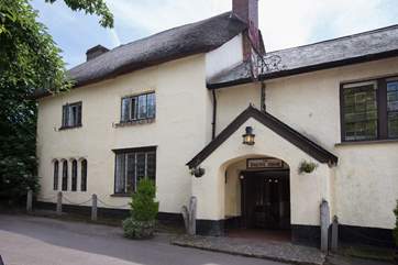 The Drewe Arms is a pub that people travel far and wide to come to! It is a few moment's stroll from the cottage.