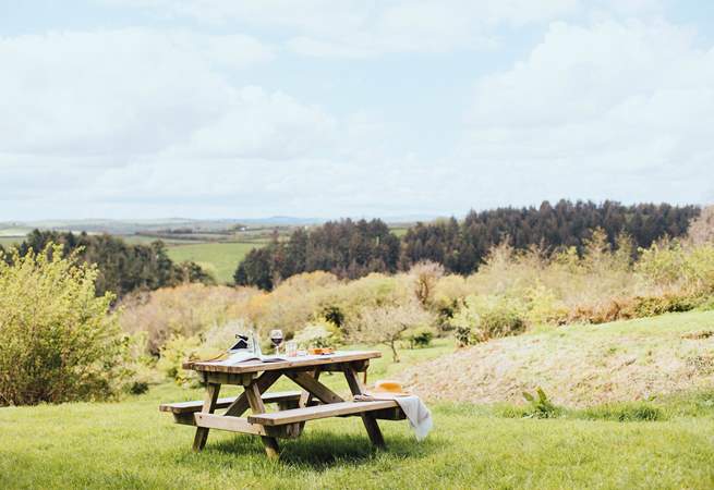 Alfresco dining with views of the rolling hills