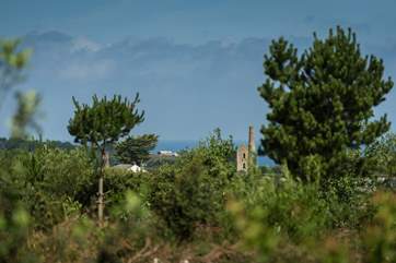 There is a distant sea view from the garden, complete with Poldark-esque engine house!