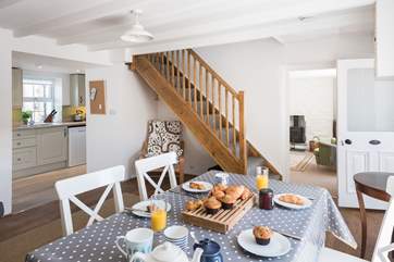 This is a lovely light-filled cottage.