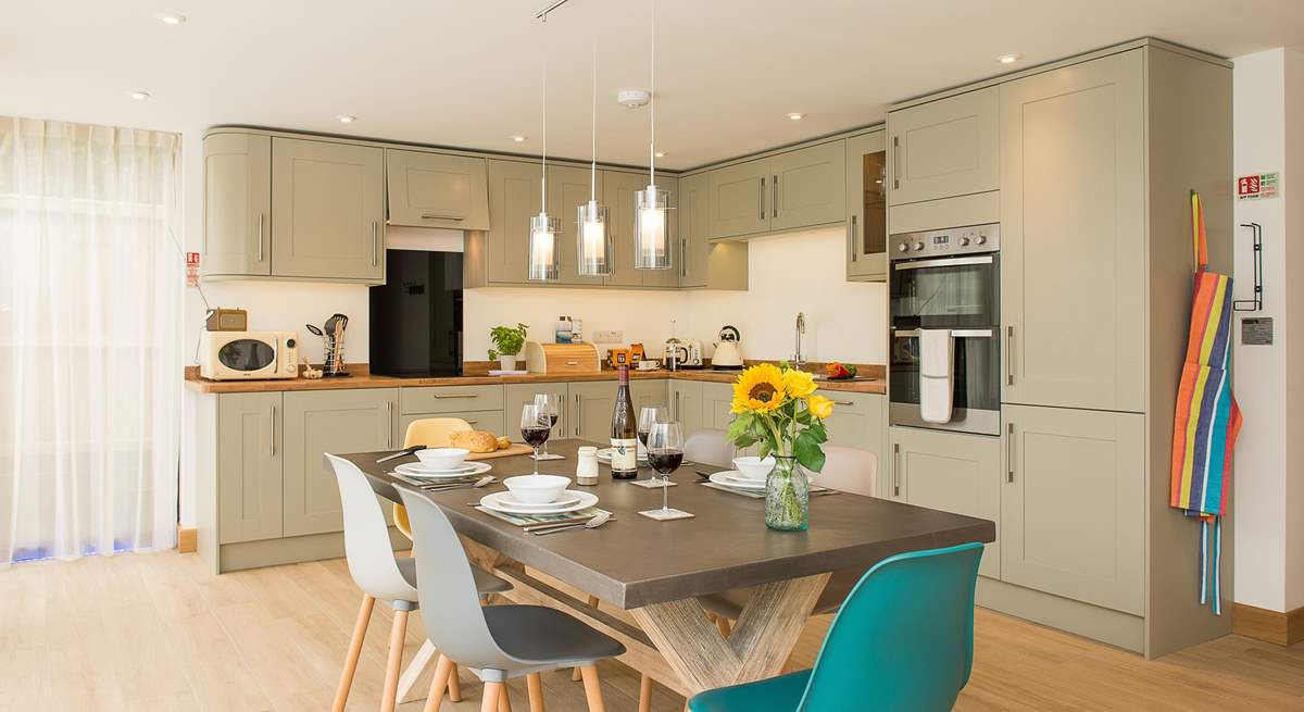 The kitchen/dining-area is simply fab!