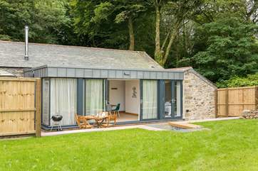 The enclosed garden is great for a barbecue with family and friends.