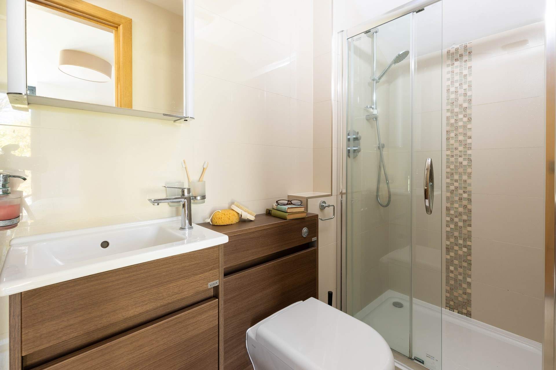 The en-suite shower room for bedroom 2. 