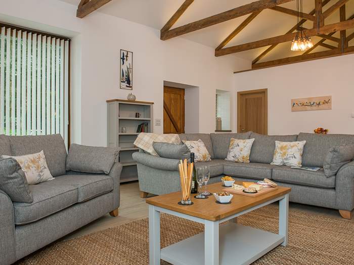 The Stables, Sleeps 4 in Mawgan Porth