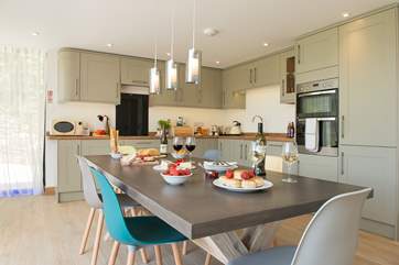 Vey well-equipped and with a very high end finish the kitchen/dining-area is sure to become the focal point of your holiday.