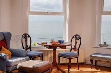 Elegant living-room with amazing panoramic sea views.
