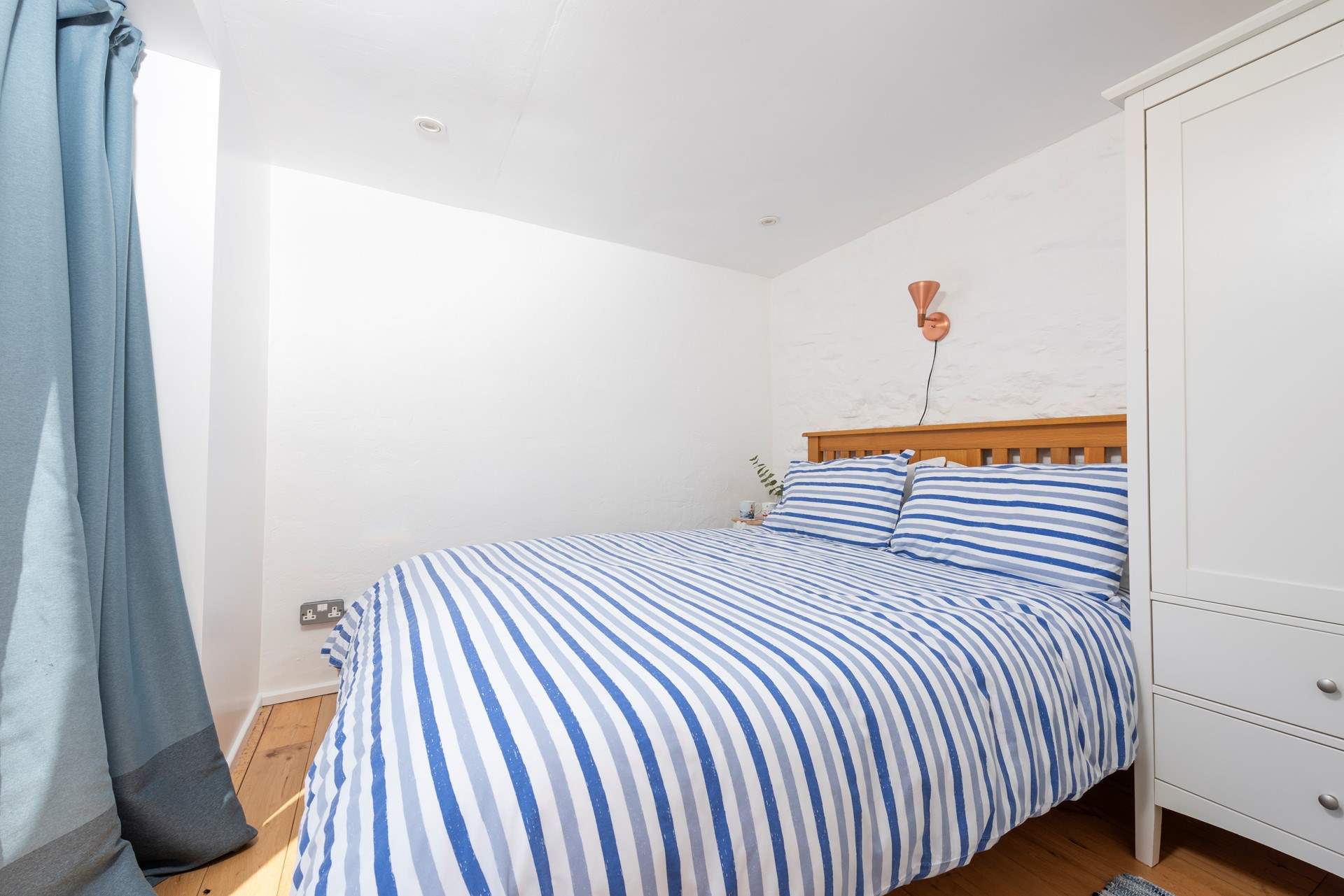 A king-size bed for a relaxing sleep. 