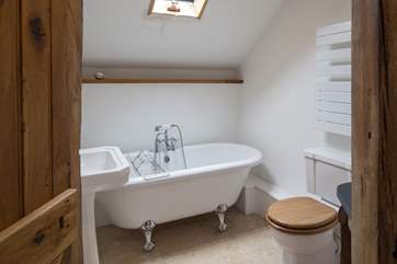 En suite to the twin room.