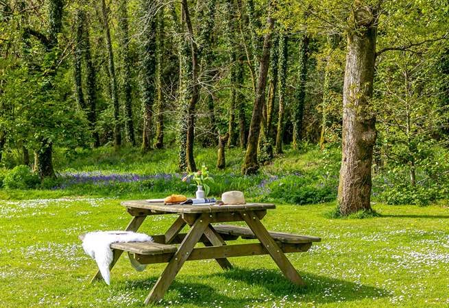 Picnic benches have been perfectly positioned to ensure that you can enjoy these stunning grounds from all angles.