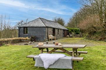 Picnic in the secluded garden and listen to birdsong.