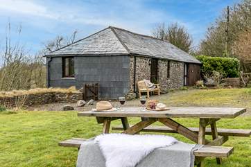 Coombe Cottage offers a warm welcome!
The private back garden at Coombe Cottage is the perfect place for some peace and tranquility.