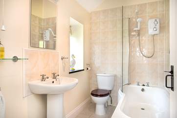 The cottage bathroom.