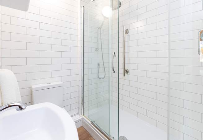 This bedroom also has an en suite shower-room.