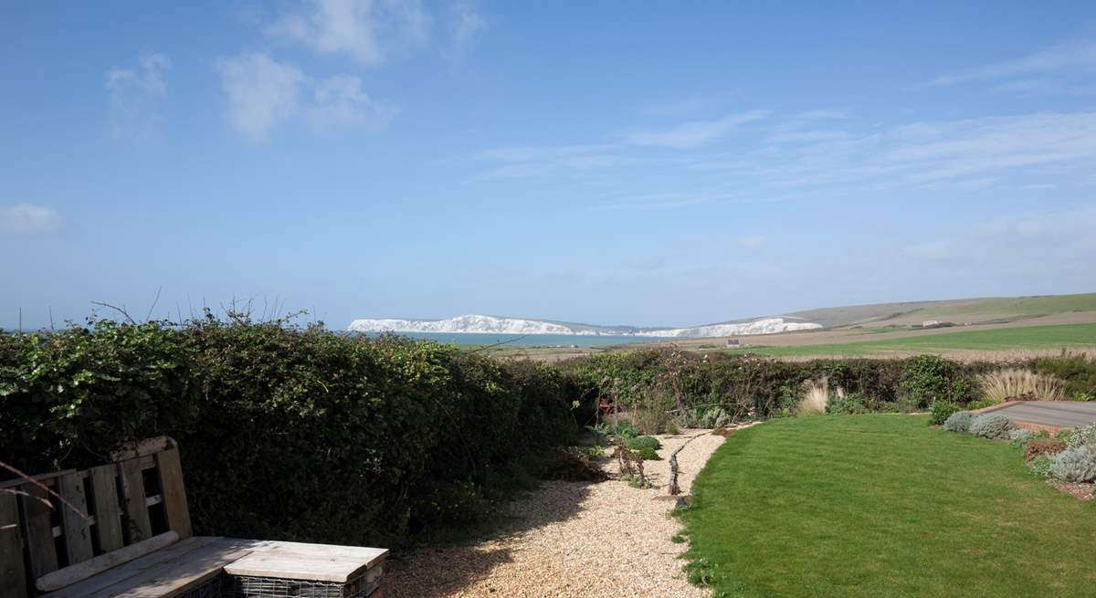 Retire to the blissful garden for afternoon drinks in the sunshine.