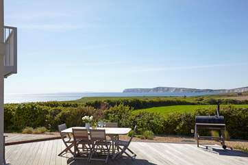 Breakfast, lunch or dinner the view is simply stunning.