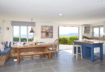A lovely large space in which to entertain, with light flooding in and stunning views of the white cliffs of Freshwater.