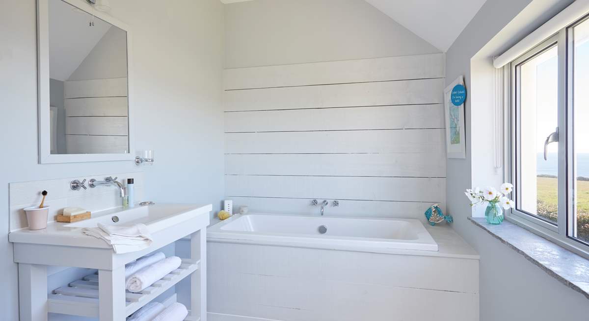 Bedroom 1 has a gorgeous en suite bathroom.