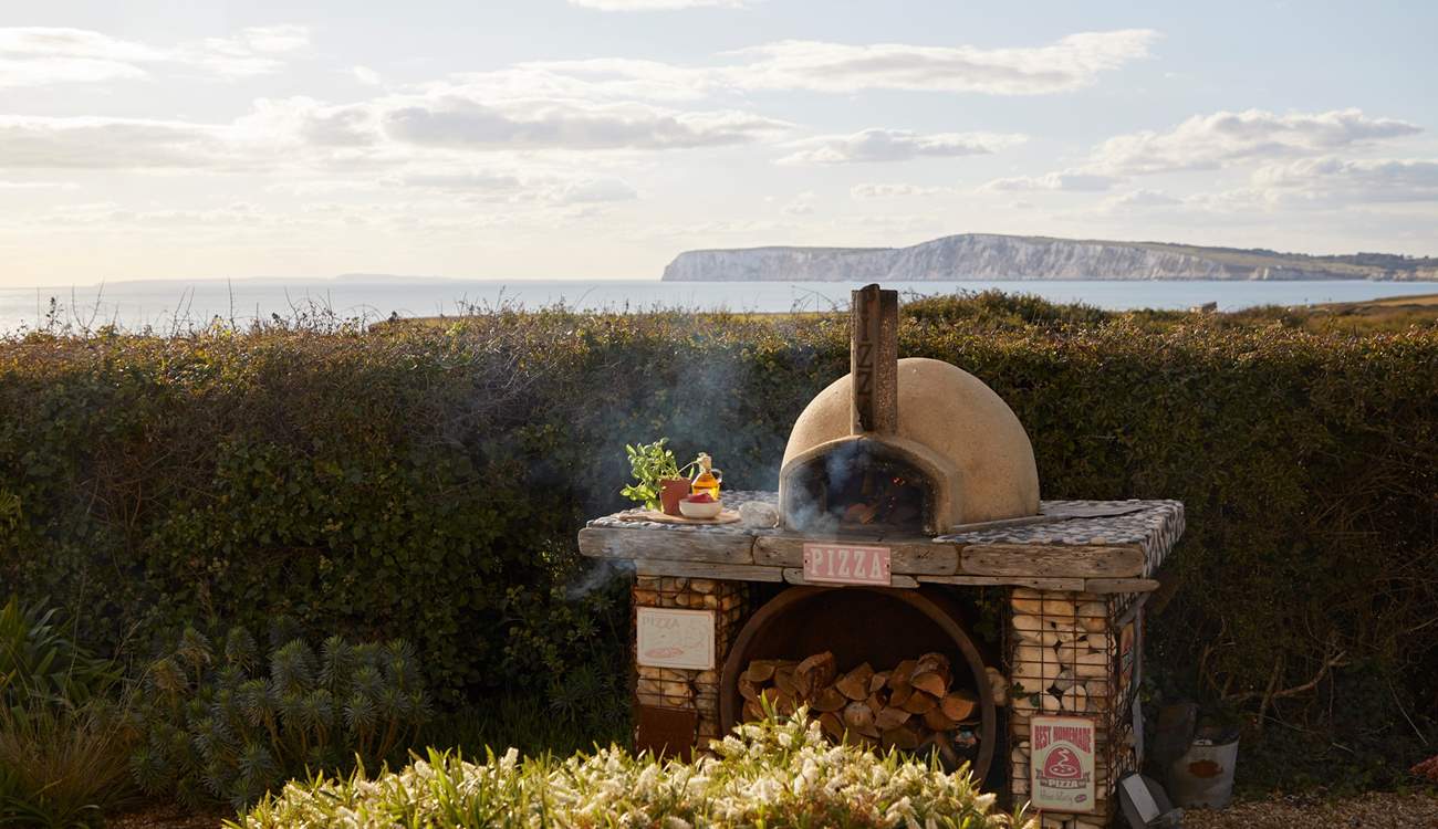 Enjoy making your very own pizza - what else do you need?