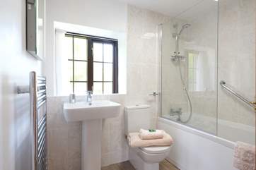 The en suite bathroom.